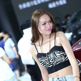 2013年6月西安车展     JEEP车模  很靓！