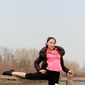 城市运动公园之功夫美女