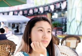 大家看看这个MM有点像谁。。。