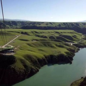 六月的喀拉峻,春光乍泄