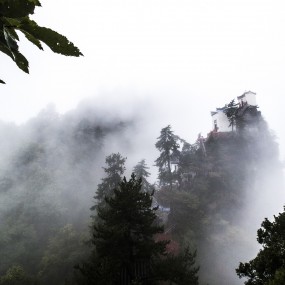 云山雾海-塔云山