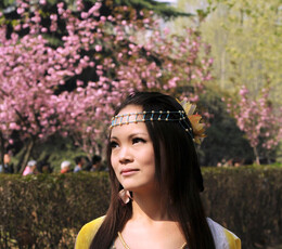 交大樱花祭------新疆女