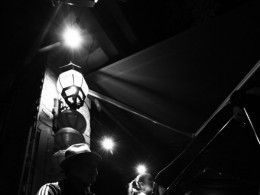 发两张很久前丽江拍的人像