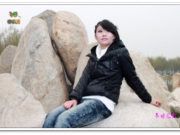 曲江池畔 美眉婀娜多姿、面若桃花、美丽动人