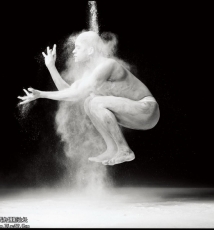 黑框内外的空间重构