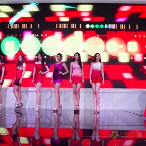 红粉佳丽 香车美人