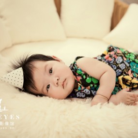 PUREEYES影像馆丨百天照亲亲的