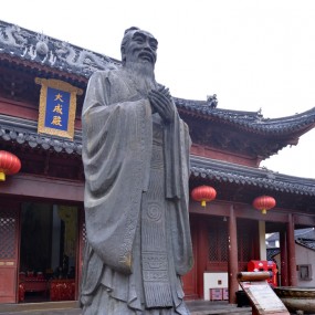 夫子庙里的人物雕像