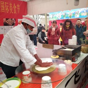 美食节上的印度飞饼
