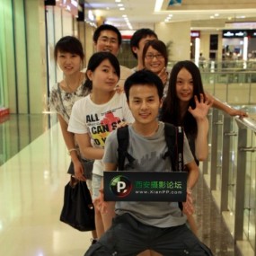 我们团队的部分成员合影！！