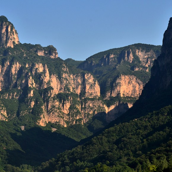 河南辉县郭亮村之绝壁红崖