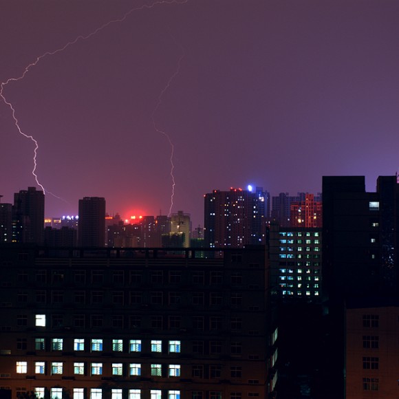 城市上空的闪电