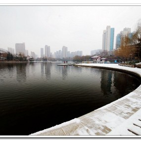 古城 终于盼来了2015年的第一场雪