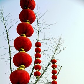 汉城湖中的灯笼