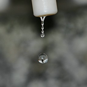 水管的那个水滴