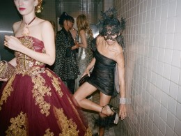 Met Gala 2016 后台 | 摄影：Cass Bird