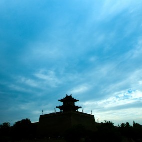 在拍古城墙东南角