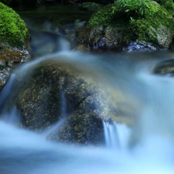 一组溪水的照片  希望多多指教