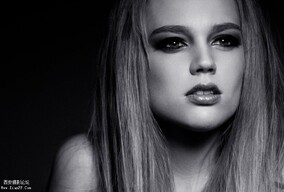 荙莎Ⅱ-方塊影棚