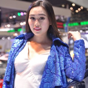 【这个車模有点甜】