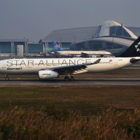 烂天来好货啊 埃及航空332星盟装光临广州