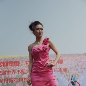 世界小姐们在T台上的风采