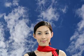 蓝天白云美女模特