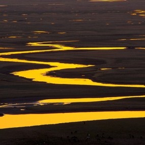 初夏壮美天山风光之三——巴音布鲁克