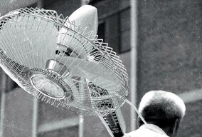 86年丰收后农民”鸟枪换了炮“