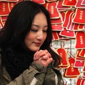 瑞雪丰年，与美女同行，小雁塔鸣钟祈福（迟到的作业）