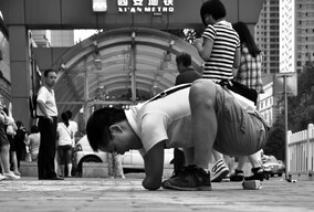 折翼的雏鹰想飞。