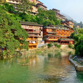 西江千户苗寨，黄果树瀑布