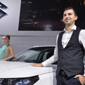 长安铃木男车模