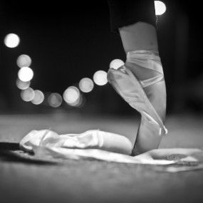 看到先前有高手传芭蕾大片，小弟不才，也上一组！！！