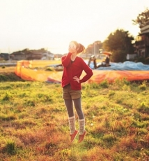 纵身起跳 逃离地球