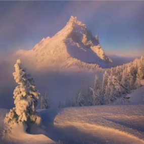弱光下的壮丽风景