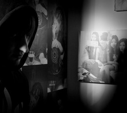 真相沙龙室内人像作业