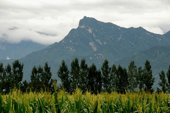 云雾l缭绕终南山
