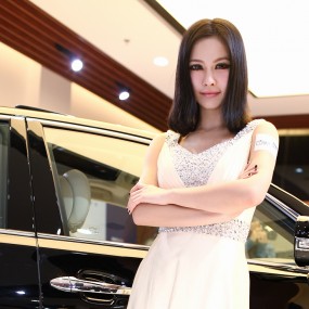 12月11日 百变女模 咚咚