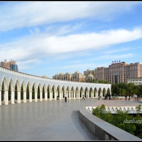 银川---新月广场