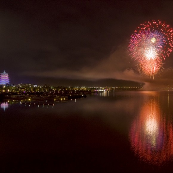 长安塔焰火【世园不能参赛作品】