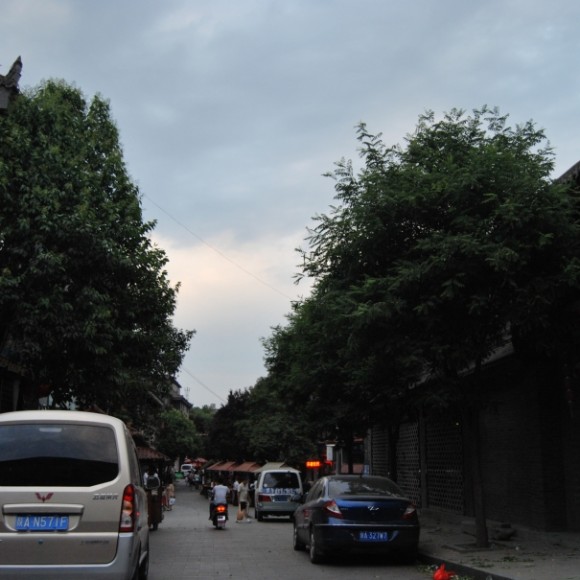 书院门，夜幕下