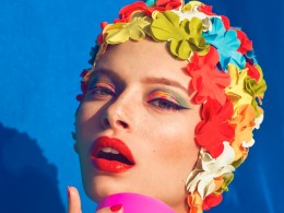 彩色游泳池系列 ｜摄影师Maria Svarbova