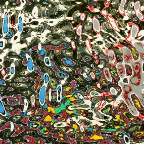 色彩斑斓的水影