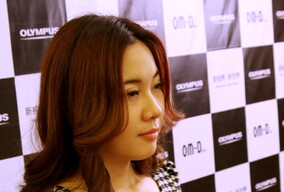 为相机作广告的小P