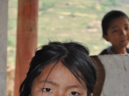 云南石头城的孩子