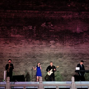 2012-8-18 珠宝发布会，来了几个资深美女