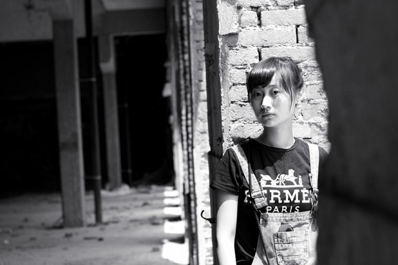 十七岁的女儿——废墟上