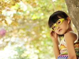 暖色小美女外景