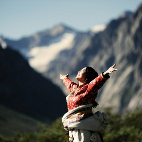 八月游走在川藏青边界